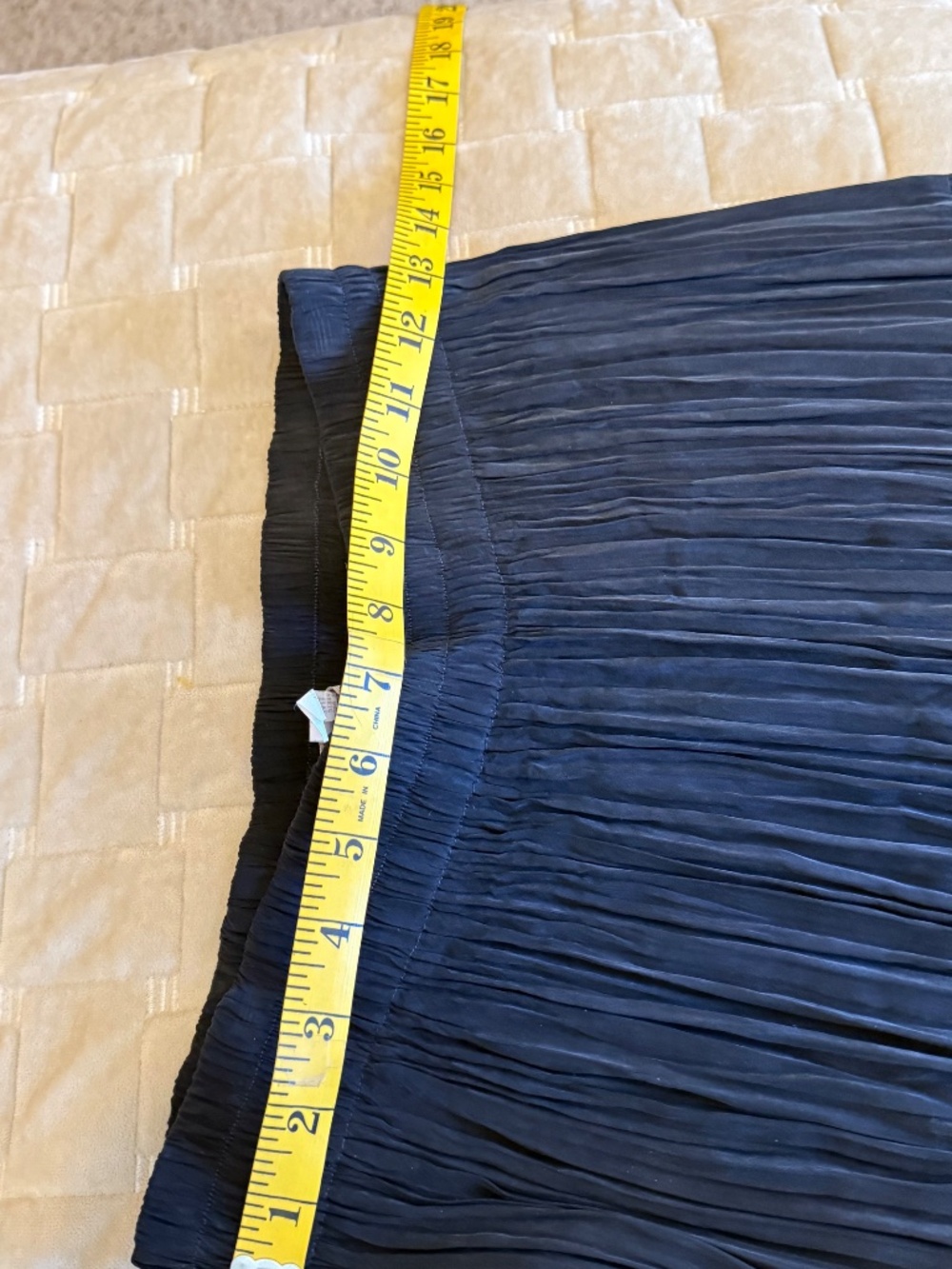 Longhorn by Niver Western Wear black broomstick crinkle silk maxi skirt, Large - Picture 8 of 9
